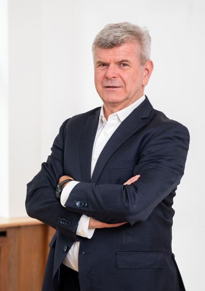 Jens Rhode, Diplom-Volkswirt
Wirtschaftsprüfer / Steuerberater, Lahr